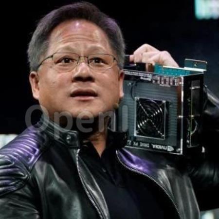 英伟达疯狂出货800吨H100!揭秘老黄的万亿GPU帝国背后的'三无'秘密