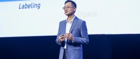 汤道生的下一场战事:大模型时代的产业「智能化」升级战怎么打?