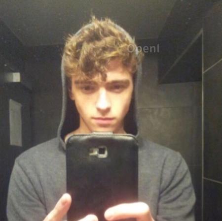 ChatGPT 被爆重大隐私泄露!在回答时突然蹦出陌生男子自拍照,你的数据都将被偷走训练模型!