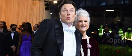 懂幽默,嘲讽技能拉满,马斯克打造的ChatGPT竞品终于爆出了聊天截图