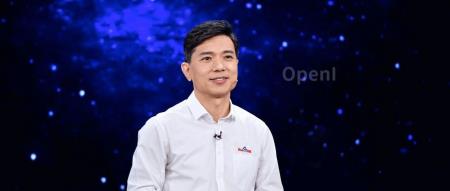 李彦宏：不断开发大模型是资源浪费？
