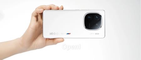 iQOO 12 系列:电竞性能旗舰,从未如此优雅