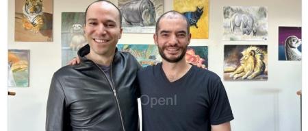 ChatGPT将有重大更新，GPTs商店推迟发布，Greg和Ilya晒合照...