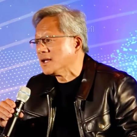 从扫厕所到身家435亿美元!黄仁勋成功秘诀揭秘:从不戴手表