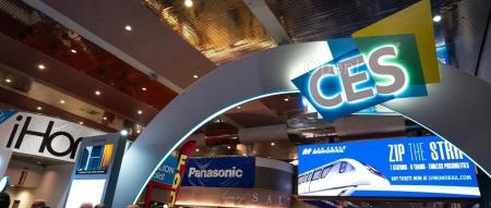 CES 2024：AI硬件「狂欢」的背后，是噱头大于实用的大模型落地困境