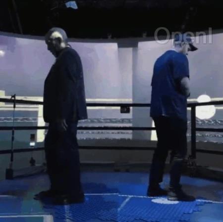 有了这块活地板，成为VR届的「街溜子」