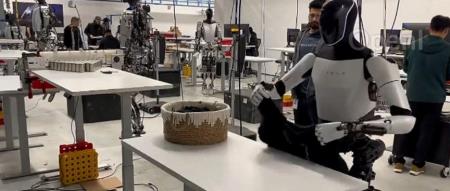 难住特斯拉机器人的自主叠衣服问题到底是什么?