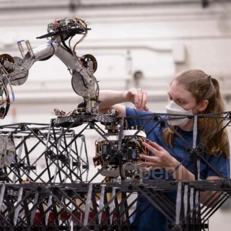 256个模块4.2 天成功搭建太空栖息地 NASA这套机器人系统登上热搜