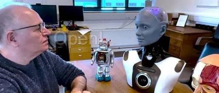 能看会说的人形机器人,对话的样子吓到我了