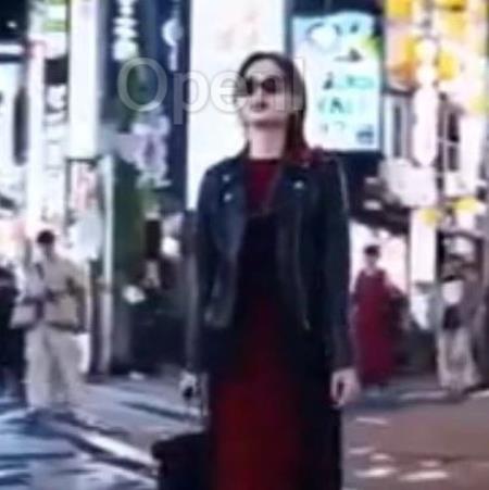 升级!Sora漫步街头的女人可以跳舞啦!科目三蹦迪多种舞姿停不下来,可精准控制动作