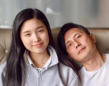 包小柏:AI“复活”女儿之后