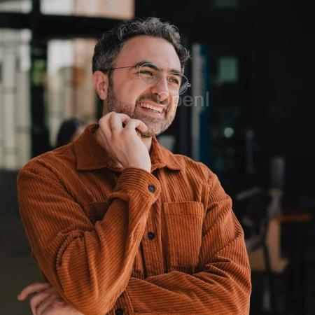 AI商业模式遭质疑,第一家巨头已倒下