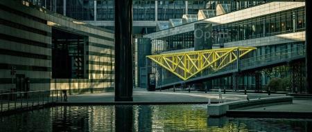 东亚中国实现全行数据100%入湖,AI大模型谨慎探索