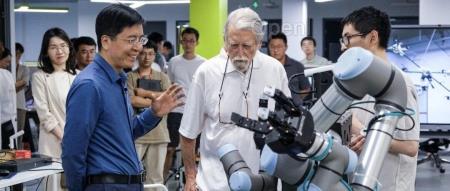 朱松纯对话菲尔兹奖得主曼福德：弥合分离的世界