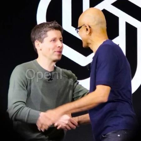 挑战OpenAI,微软自研5000亿参数绝密武器曝光!前谷歌DeepMind高管带队