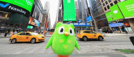 DAU 增长 6 倍,股价增长 3 倍,多邻国如何靠连胜和推送做增长?