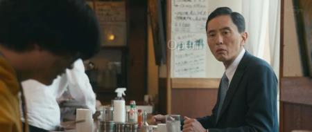 体验完小红书、抖音、B 站里的 AI 功能，我发现跟着 AI 吃喝玩乐也不会更省心