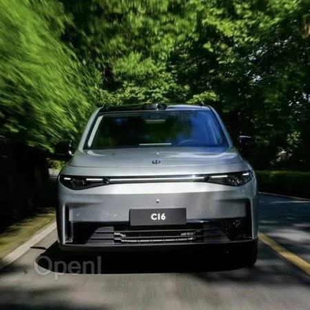 零跑发布了一辆只卖 15 万的「理想 L8」