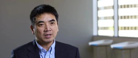 Zoom创始人袁征专访：市值1500亿跌到190亿之后，Zoom如何用AI实现新增长？