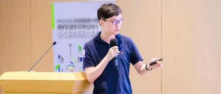 专访大象机器人 CEO 宋君毅：从机械臂到轮式人形机器人，差异化才能突围