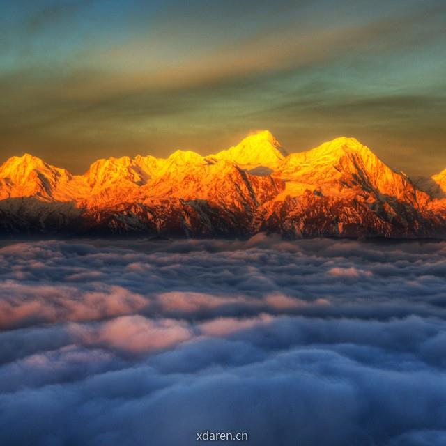 雪山明月