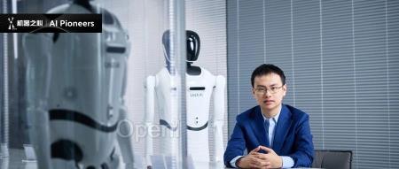 00后CEO杨丰瑜：耶鲁博士回国创业，五个月造出首款「可量产」人形机器人｜AI Pioneer