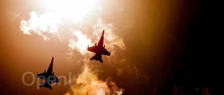 要求员工点赞拉踩贴、抢到对方客户给奖金!40 多位知情人曝这两家 AI 数据商业巨头“生死大战”,如今“开撕”微软