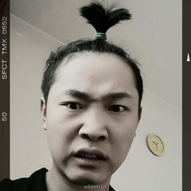 这个后生不怕冷