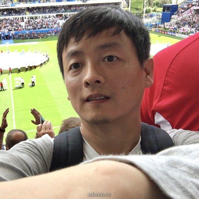 杨震看足球