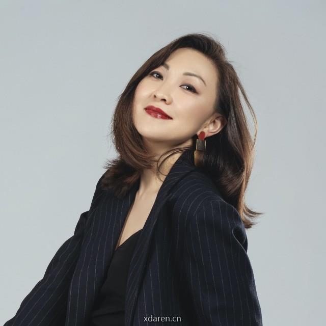 毕加索与单身女孩