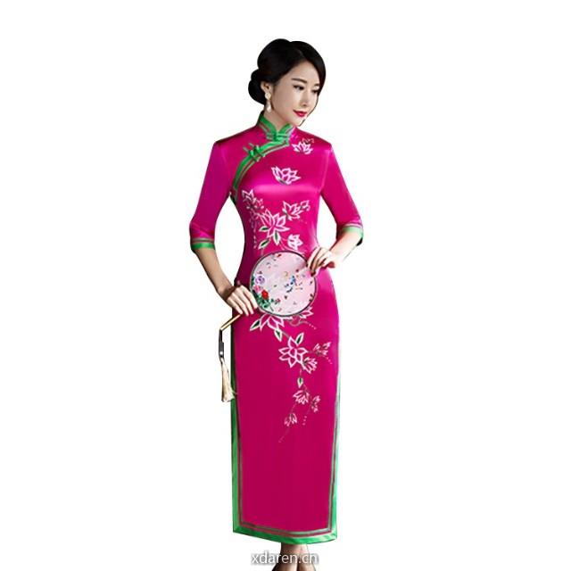 优雅旗袍女人