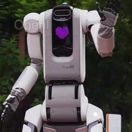 腾讯发布轮足式机器人!能照顾老人,还会自我收纳