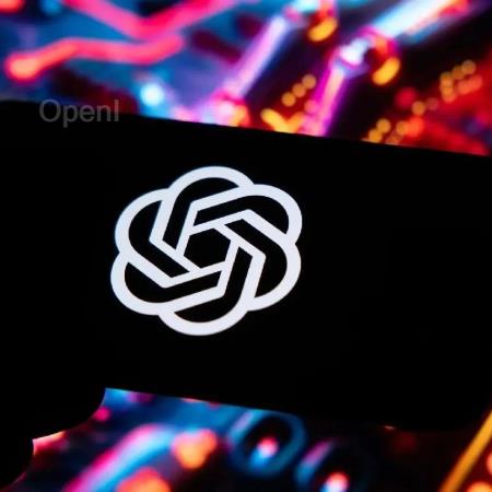 【每日要闻】OpenAI 将在两周内发布草莓 AI;美国商务部要求AI公司须报告模型进展;华为Mate XT三折叠手机震撼发布