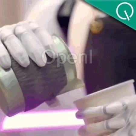 打破波士顿动力空翻专利后,国产人形机器人左手拧螺丝,右手咖啡拉花