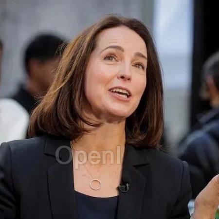 OpenAI CFO 称高管离职不影响公司前景;智谱再掀价格战,所有模型 1 折调用;雇佣专家训练大模型成新生意丨AI情报局