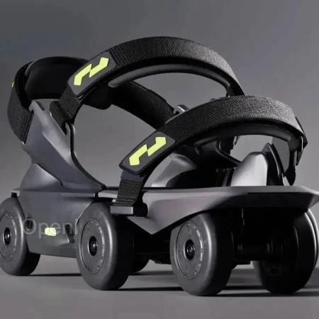 穿在脚上的电动车,这款 8000 元的「轮滑鞋」能让步行速度提升 2 倍