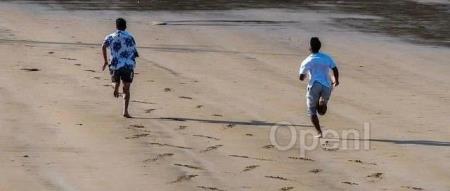 20多分钟在沙漠跑完5公里,这款人形机器人火到了国外,背后居然是这家清华系公司