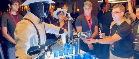 特斯拉发布会上惊艳的社牛人形机器人，原来是真人的？