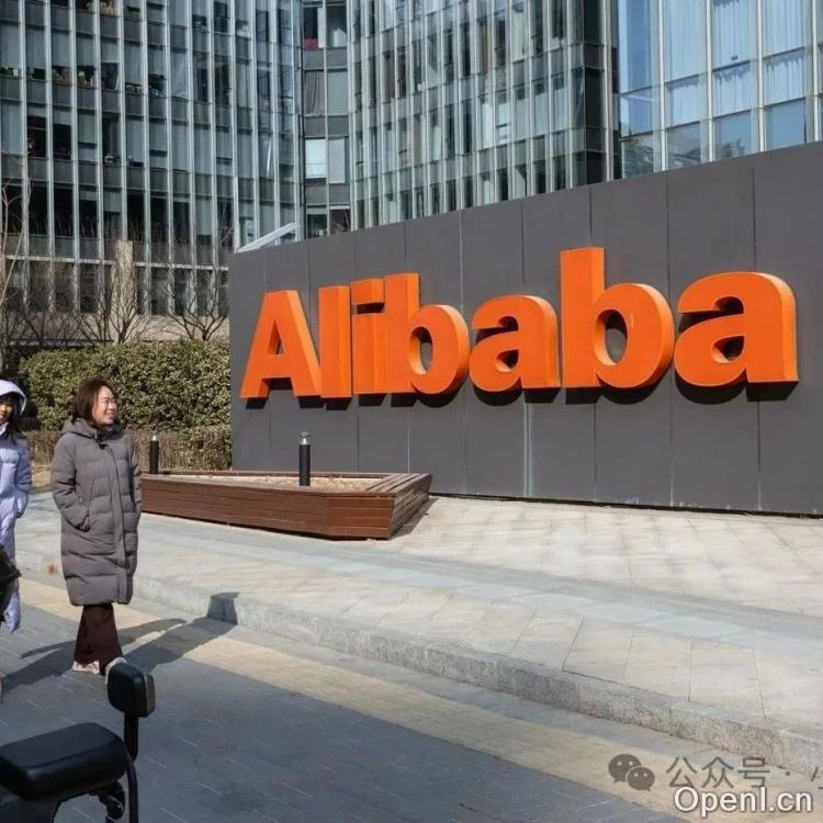 AI革命前沿:阿里巴巴与腾讯的创新投资博弈