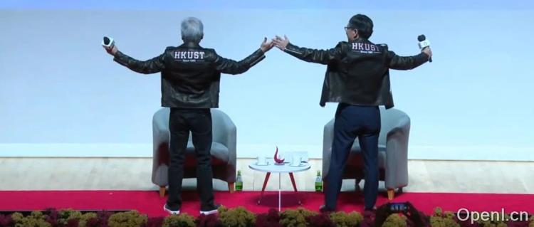 科技与情感的交汇:黄仁勋与沈向洋畅谈Scaling Law与未来机器人之爱