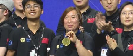 中国断臂女子,拿到了这场「赛博奥运会』的冠军!人机共生的时代已来