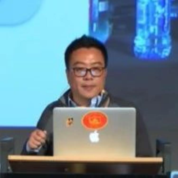 以「通专融合」方式构建 AGI——路径与关键问题探索｜CNCC2024