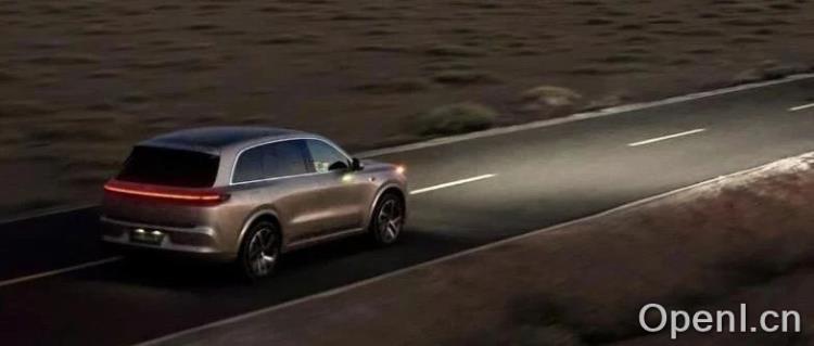 能看AI推理过程的端到端自动驾驶，理想在走一条前所未有的路