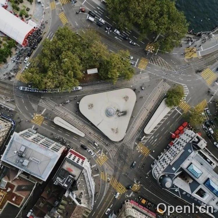 “许多 App Store 排行榜靠前的 AI 应用，像是骗钱的”