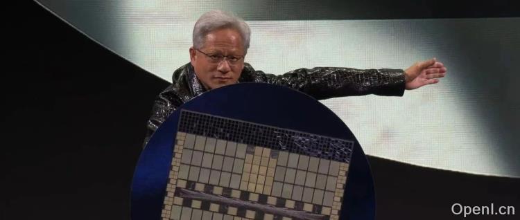 RTX5090震撼发布,国行16499元起,黄仁勋「美国队长」pose亮翻全场