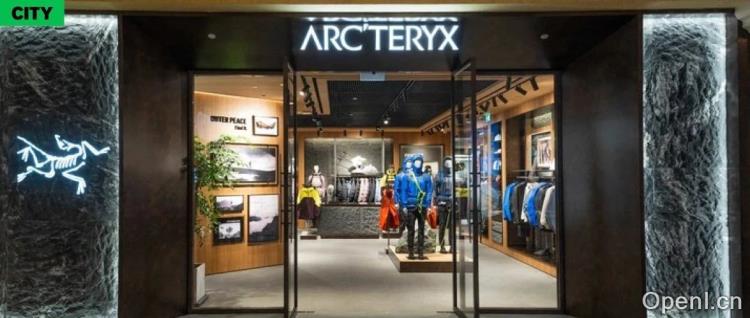 始祖鸟，在澳门购物中心建了一座「悬崖庇护所」