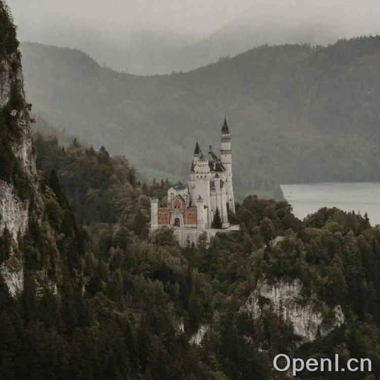 刘知远详解 DeepSeek 出圈背后的逻辑:自身算法的创新以及 OpenAI 的傲慢