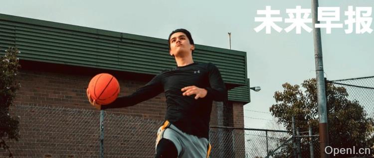 53 万的小米新车两小时大定破万台/三星三折叠专利公布/GPT 最贵大模型发布，表现不及预期